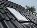 okno dachowe GGU 006621 78x140 cm VELUX drewniano poliuretanowe białe 8