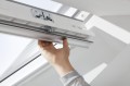 Okno dachowe łazienkowe VELUX® GLU 0051 - otwieranie górne