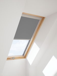 Roleta zaciemniająca do okna dachowego VELUX 66x118 kolor szary